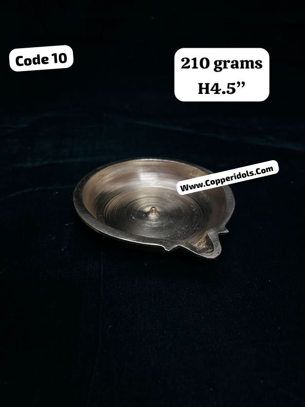 Panchaloha handcrafted lamp-https://i-media.vyaparify.com/vcards/products/69398/69bfc30b-3400-4b85-9bae-8df0a47b7b01.jpg Image