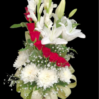 Mix red and white mix flowers in a basket...-https://i-media.vyaparify.com/vcards/products/69512/product_1727597293.png Image