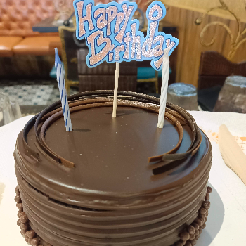 Light chocolate cake-https://i-media.vyaparify.com/vcards/products/69559/product_1727680715.png Image