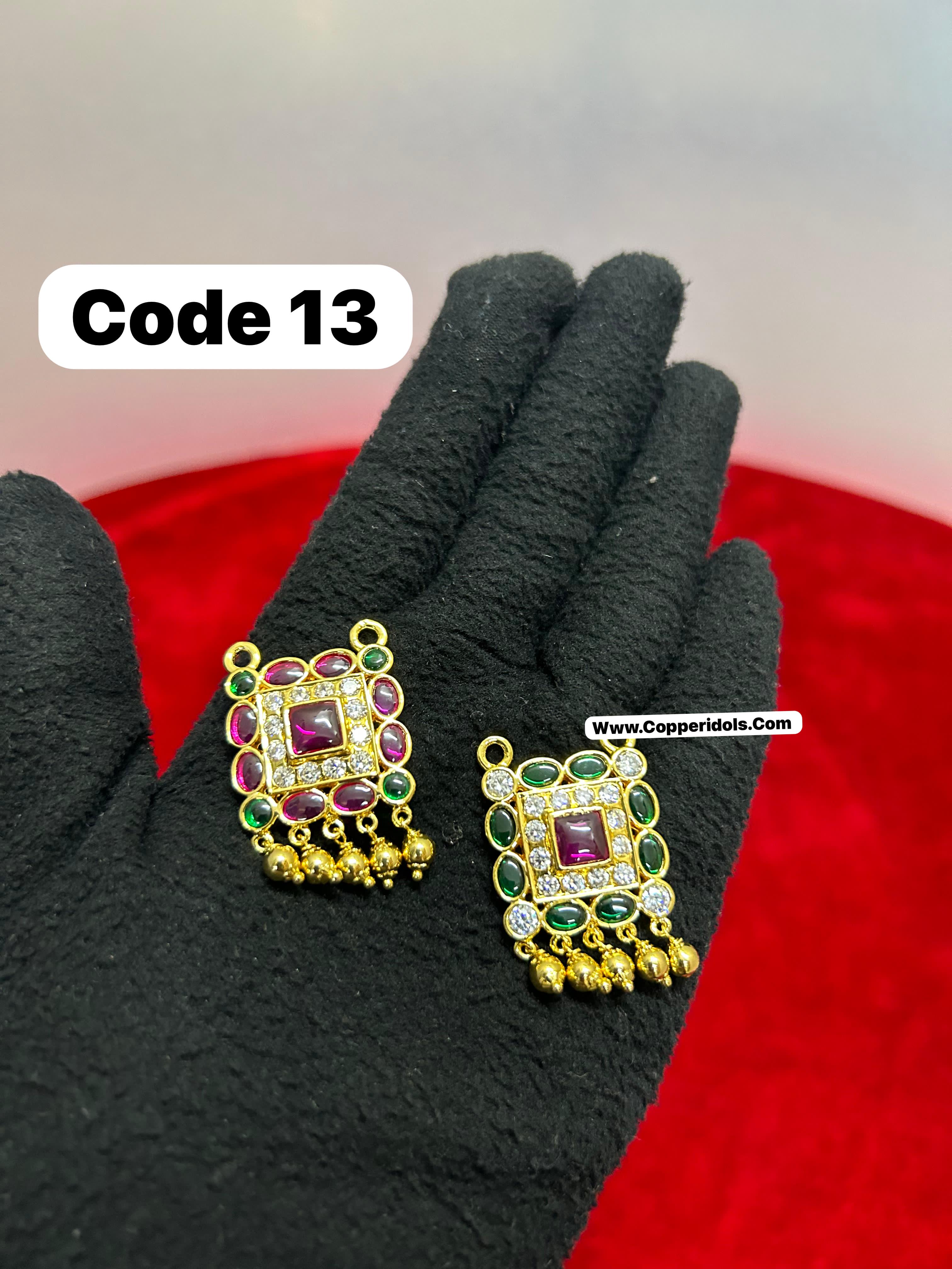 Presents panchaloha idol of gem studded pendant-https://i-media.vyaparify.com/vcards/products/69715/ab307564-447f-462d-aa53-af3c2462467f.jpg Image