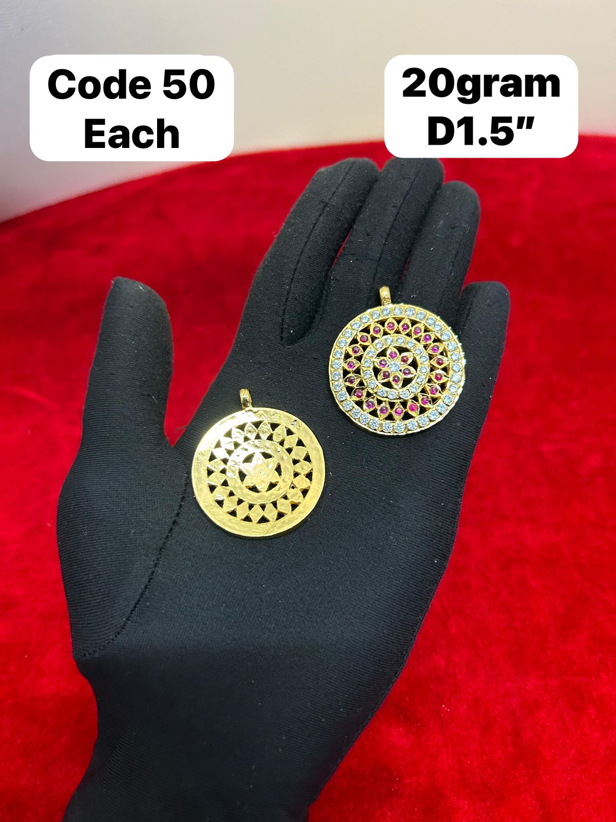 Panchaloha made gold polished pendant-https://i-media.vyaparify.com/vcards/products/69783/930b575d-8a00-4968-b03d-300ffdb992f2.jpg Image