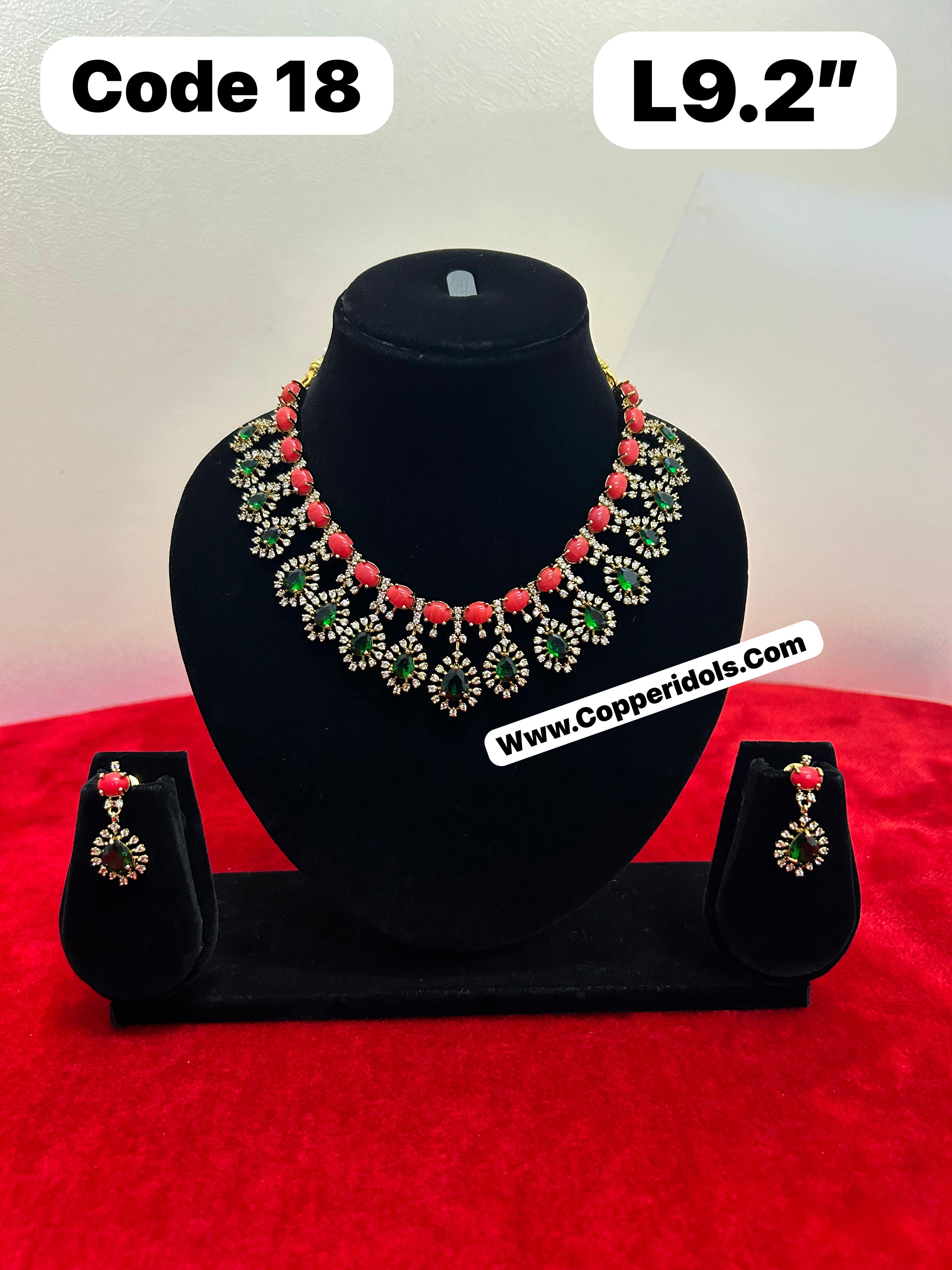 Panchaloha made gold polished green stone necklace for idols-https://i-media.vyaparify.com/vcards/products/69910/f43d7677-11f4-4002-8046-6b32699589e1.jpg Image