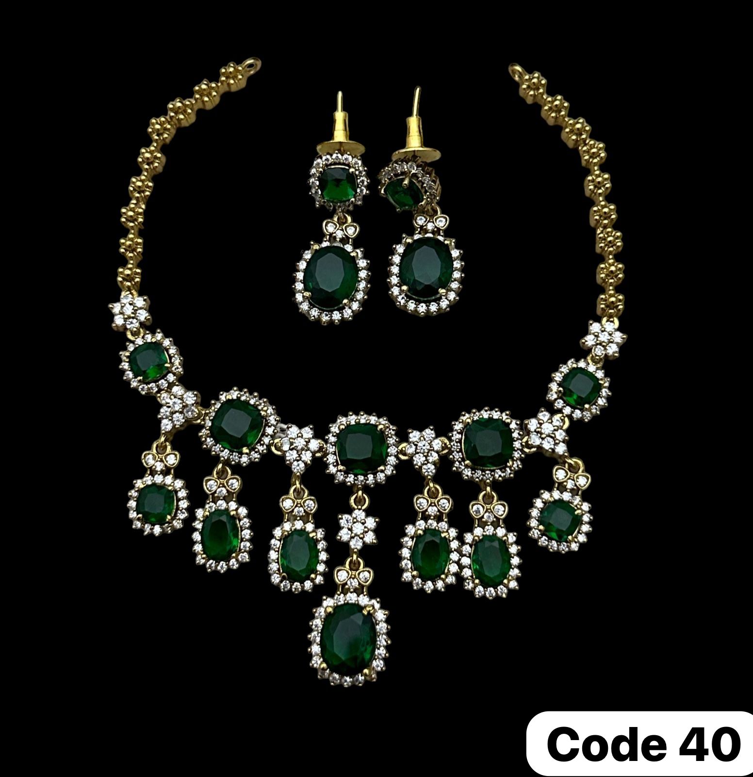 Panchaloha made gold polished green stone necklace-https://i-media.vyaparify.com/vcards/products/69915/0113a408-5209-4bb5-88f7-6bd239e885d4.jpg Image