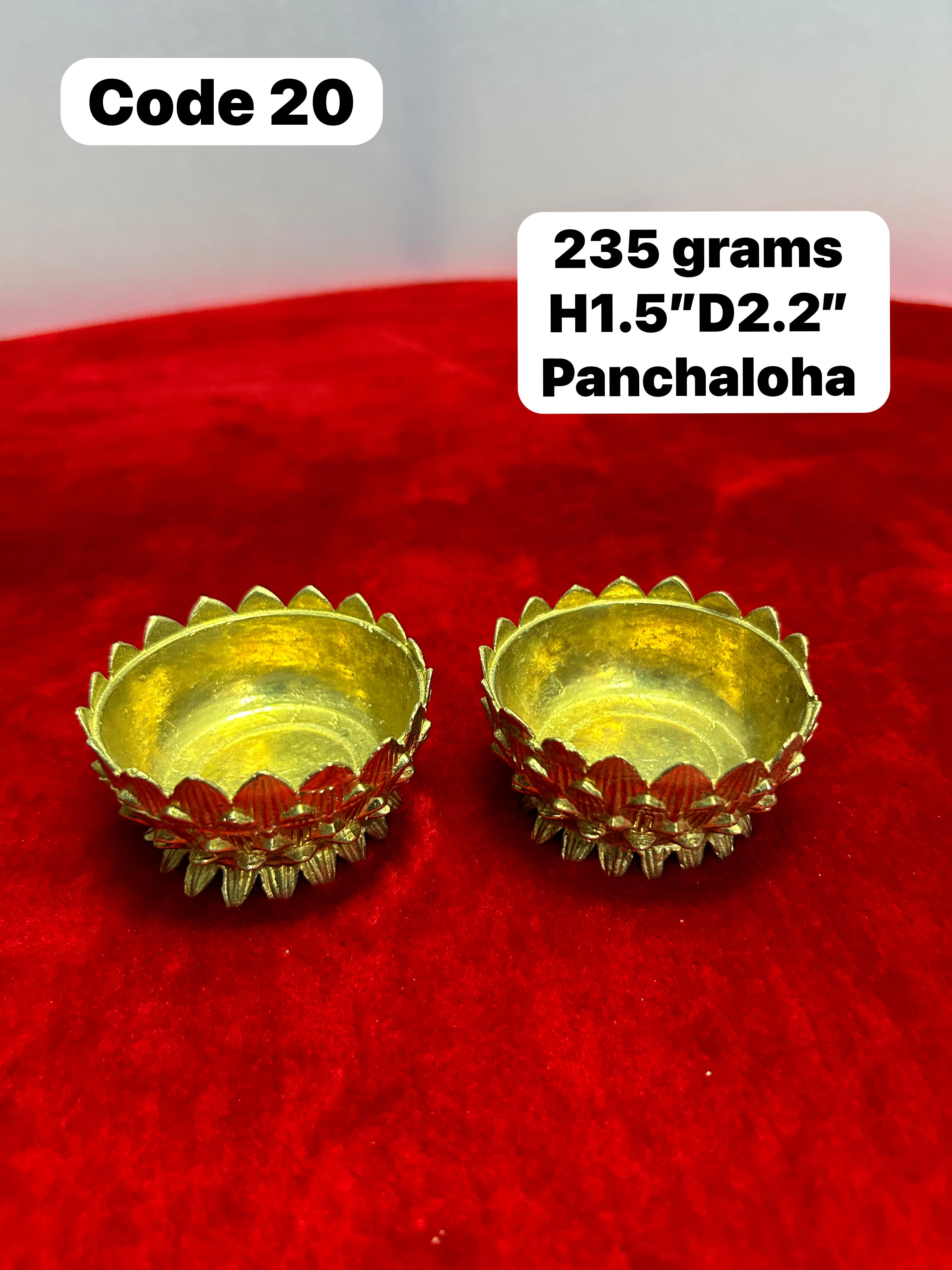 Panchaloha made lotus lamps-https://i-media.vyaparify.com/vcards/products/69919/7922a1dd-6469-4e44-a9e5-e2e40968e838.jpg Image