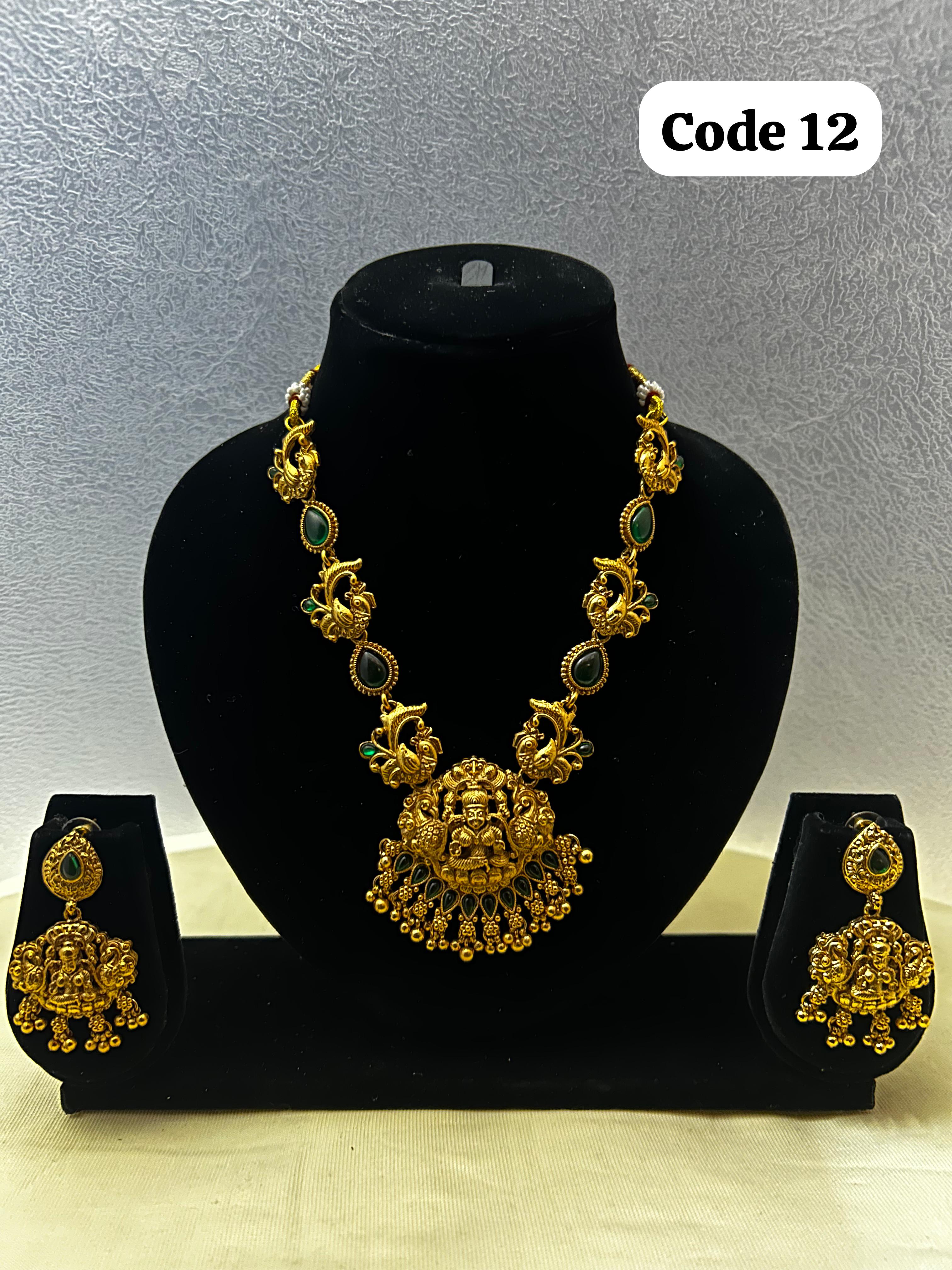 Panchaloha made gold polished lakshmi pendant with hamsa-https://i-media.vyaparify.com/vcards/products/70070/3EF19C5B-63C5-40DC-A84F-AE9FF784564A.JPG Image