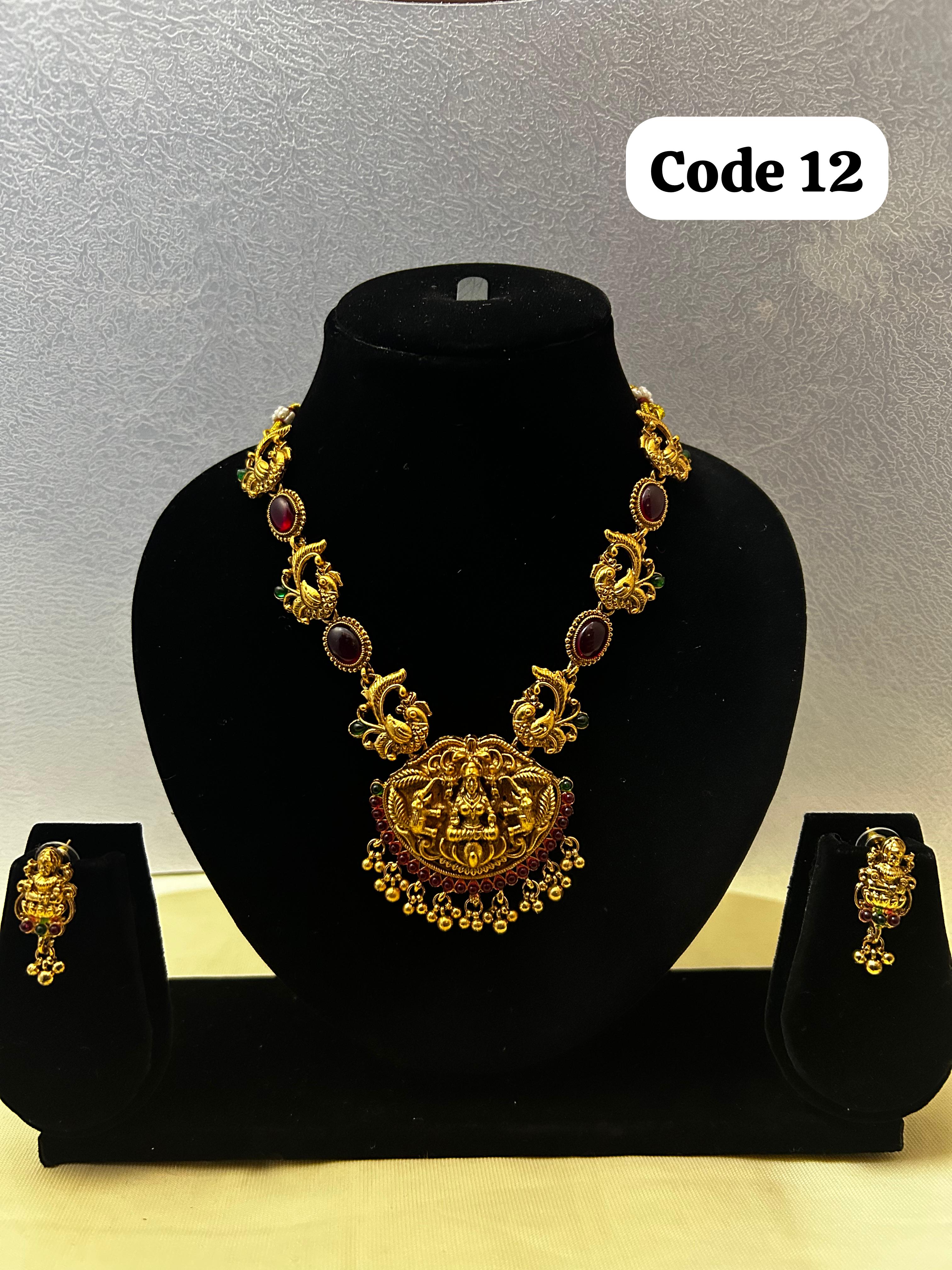Panchaloha made gold polished gaja lakshmi pendant with earings-https://i-media.vyaparify.com/vcards/products/70071/424342FD-116A-4CC0-B3E6-D10A120BF315.JPG Image