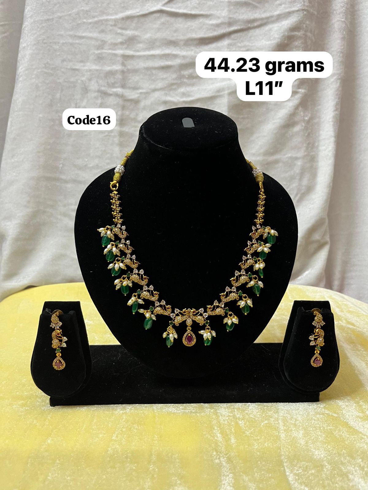 Panchaloha made gold polished green stone pearl necklace-https://i-media.vyaparify.com/vcards/products/70363/acd07651-1d22-48b1-a07b-19dedbc4054a.jpg Image