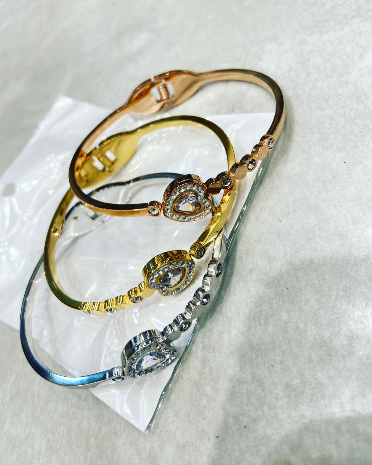 Wrist Bands-https://i-media.vyaparify.com/vcards/products/718/Nxt-level-writs-bands.jpeg Image