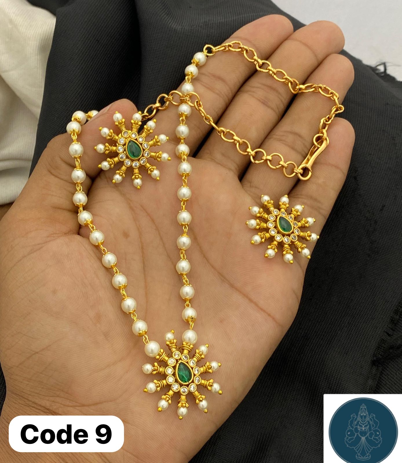 Panchaloha made gold polished necklace-https://i-media.vyaparify.com/vcards/products/73060/5356bf17-020e-498f-a5a7-e7cdd549d49e.jpg Image