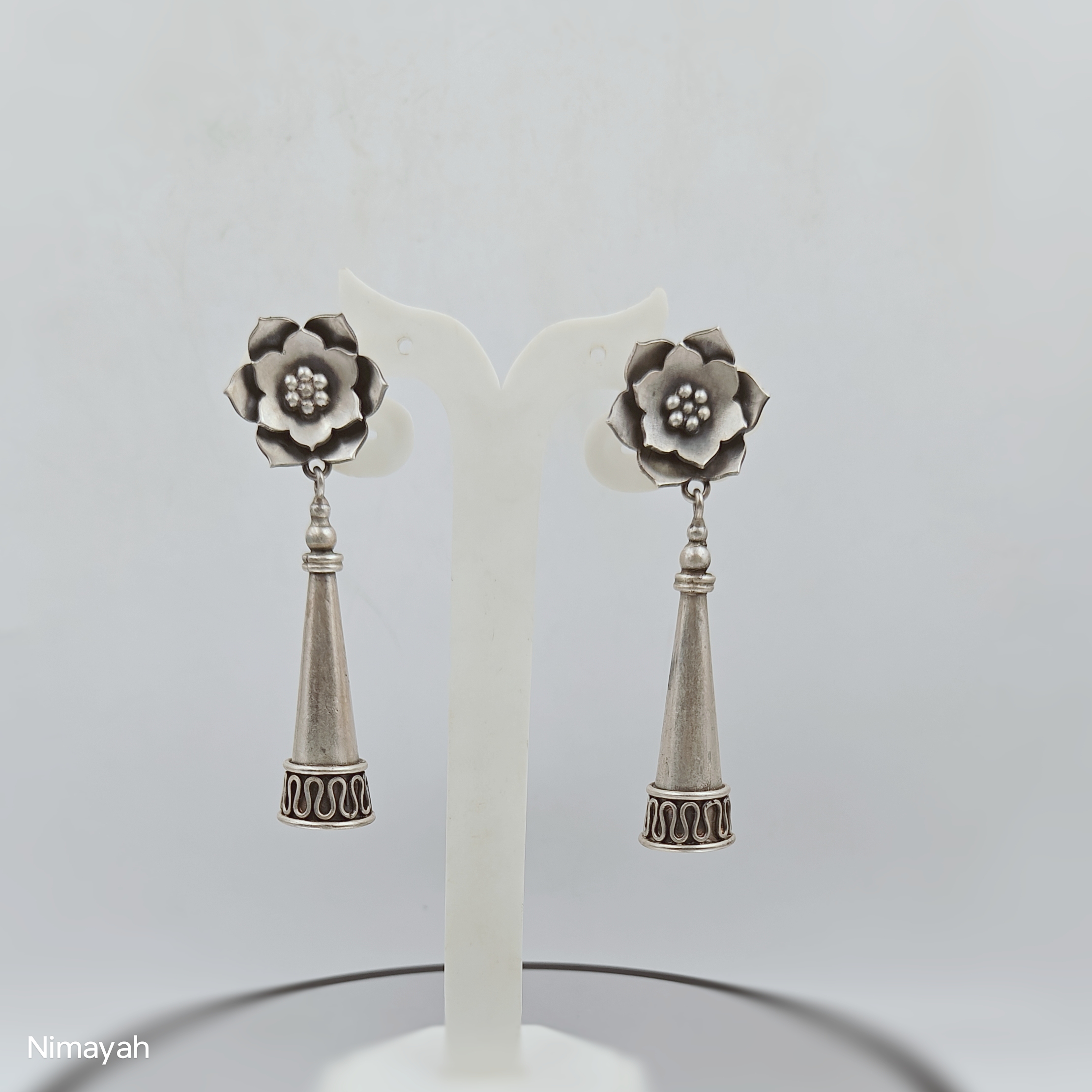 Hanging Cone Earings-https://i-media.vyaparify.com/vcards/products/75584/1000155358.jpg Image