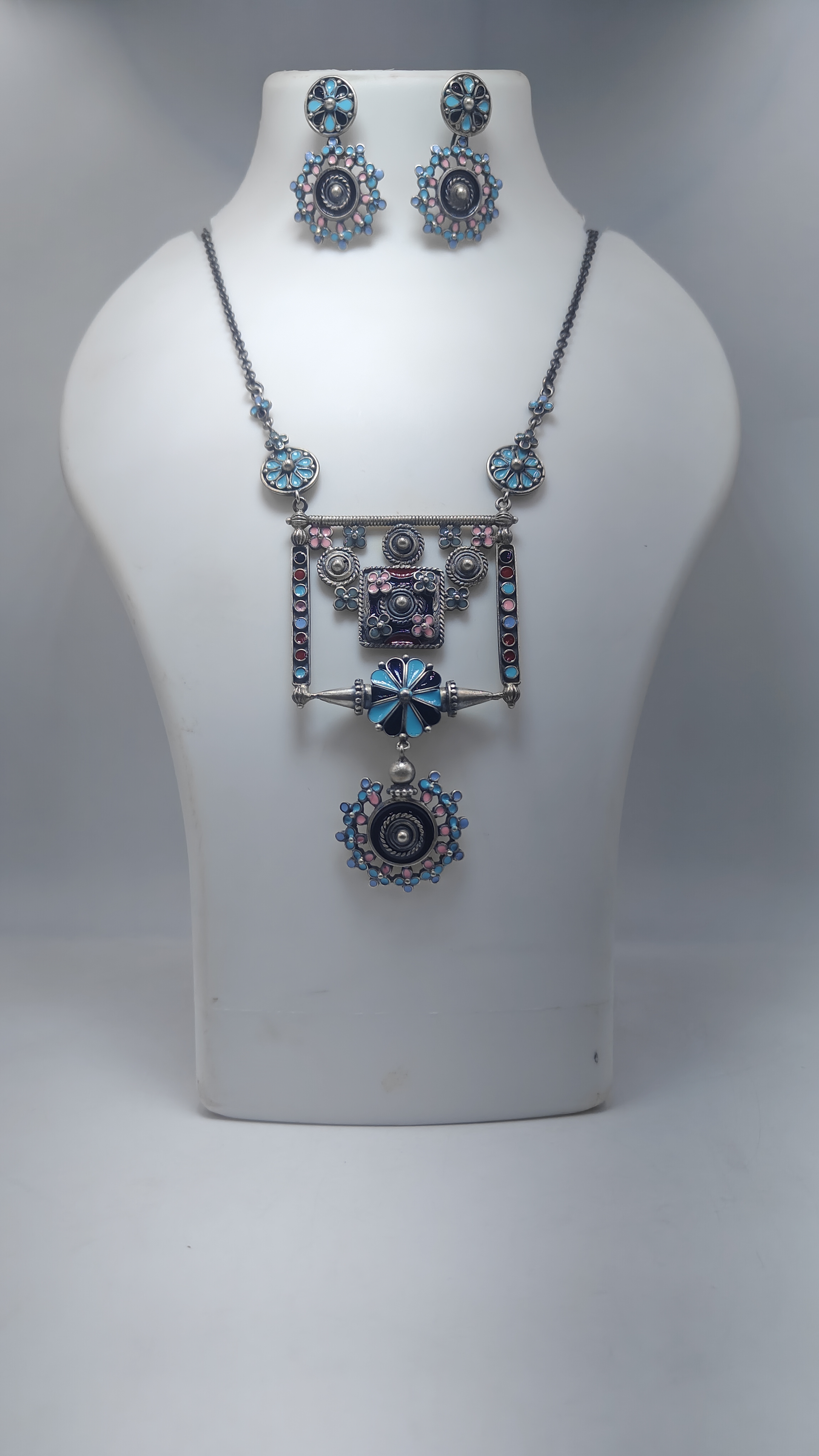 Fusion Mandana Necklace-https://i-media.vyaparify.com/vcards/products/75590/1000144507.jpg Image