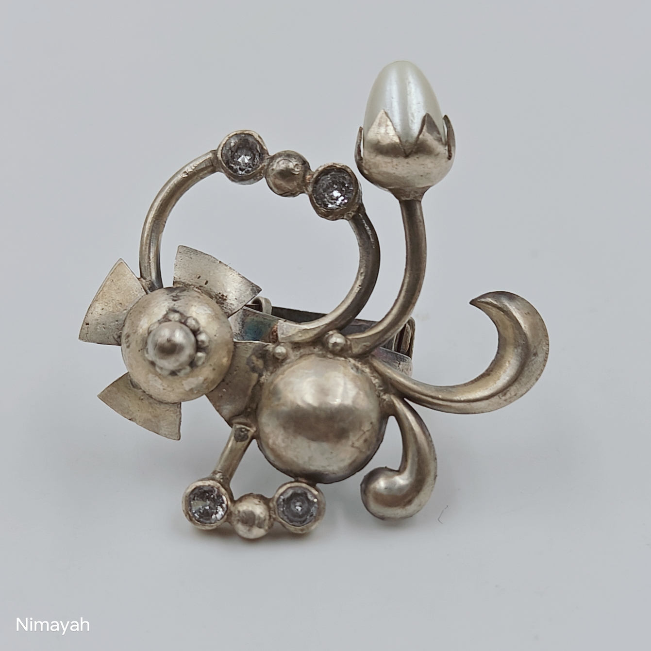 White Bud Ring Adjustable-https://i-media.vyaparify.com/vcards/products/75593/1000155246.jpg Image