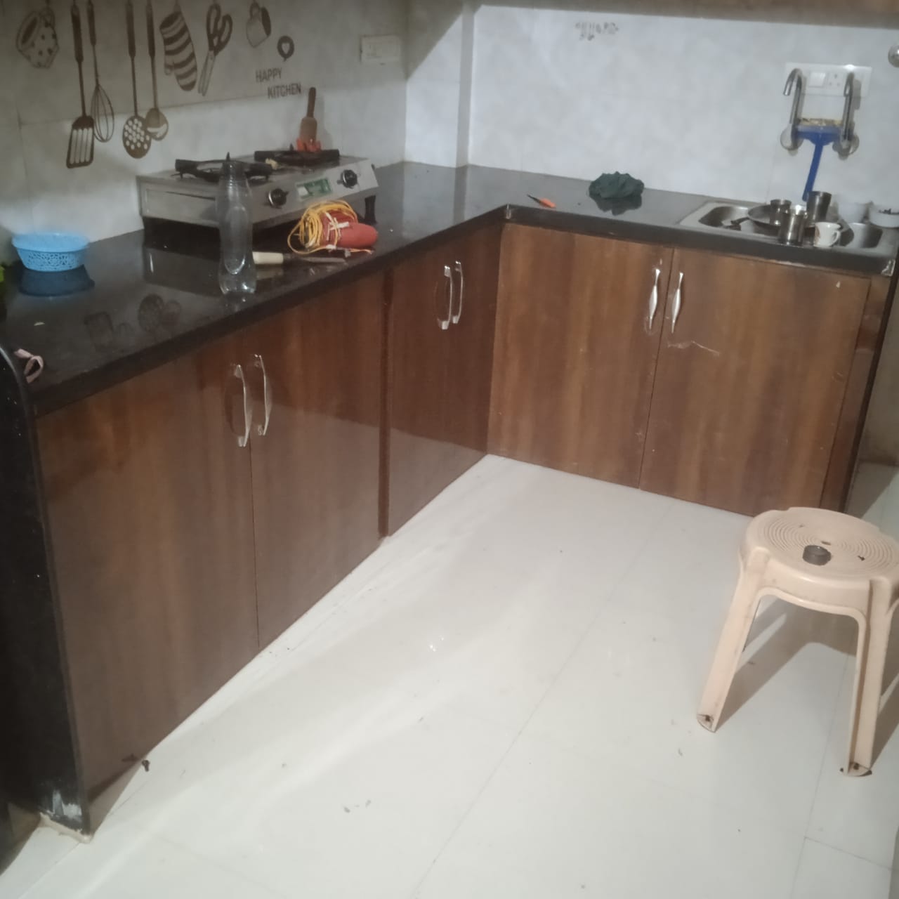 Kitchen wooden units-https://i-media.vyaparify.com/vcards/products/780/IMG-20230602-WA0065.jpg Image