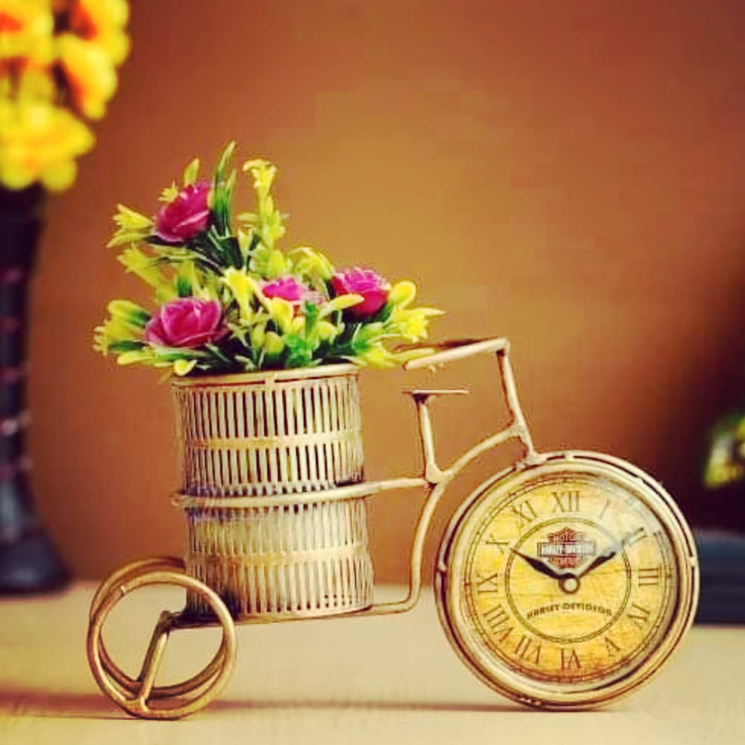 Table stand with watch Soumya Enterprises Shop No.3 Radhika Premier, 5 Radhika Palace Colony Mahalaxmi Nagar Main Road