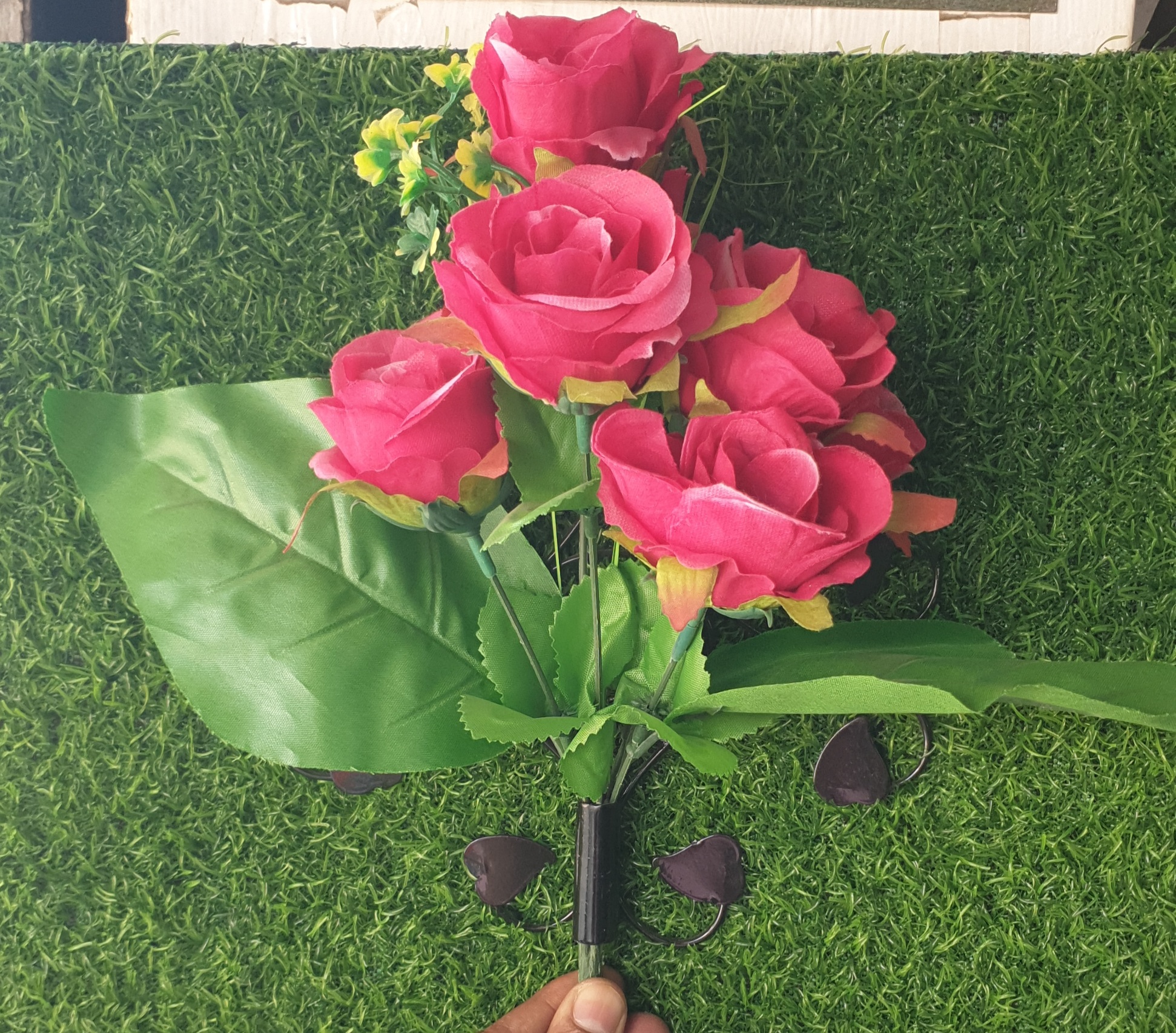 Pink flower with wall stand-https://i-media.vyaparify.com/vcards/products/89262/20241122_143754.jpg Image