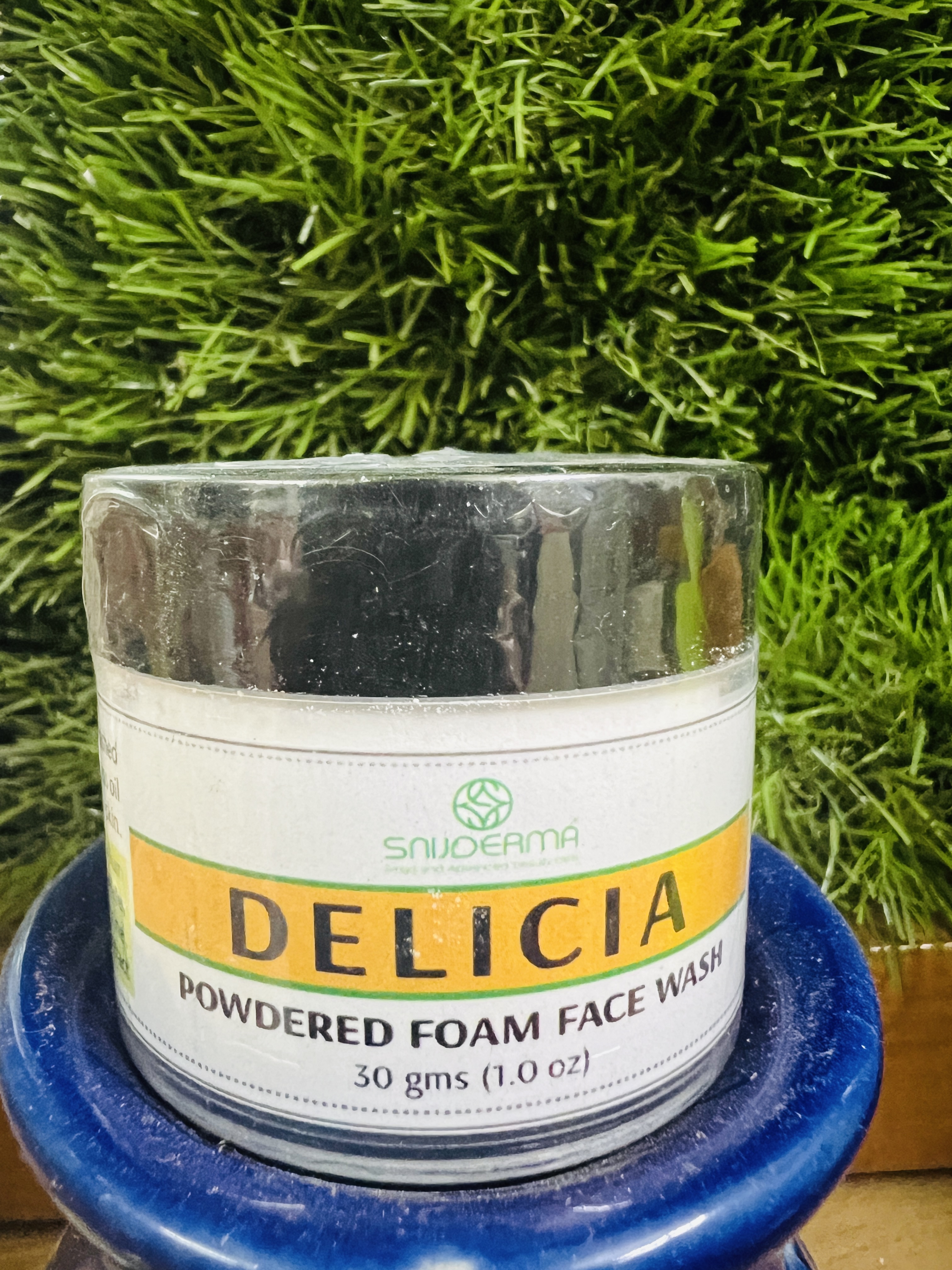 Powdered Foam Face Wash FAME MAKEOVERS Gate No 8 , B/44 , Parsottamnagar Society, Near Althan Garden , Althan , Surat -395017.