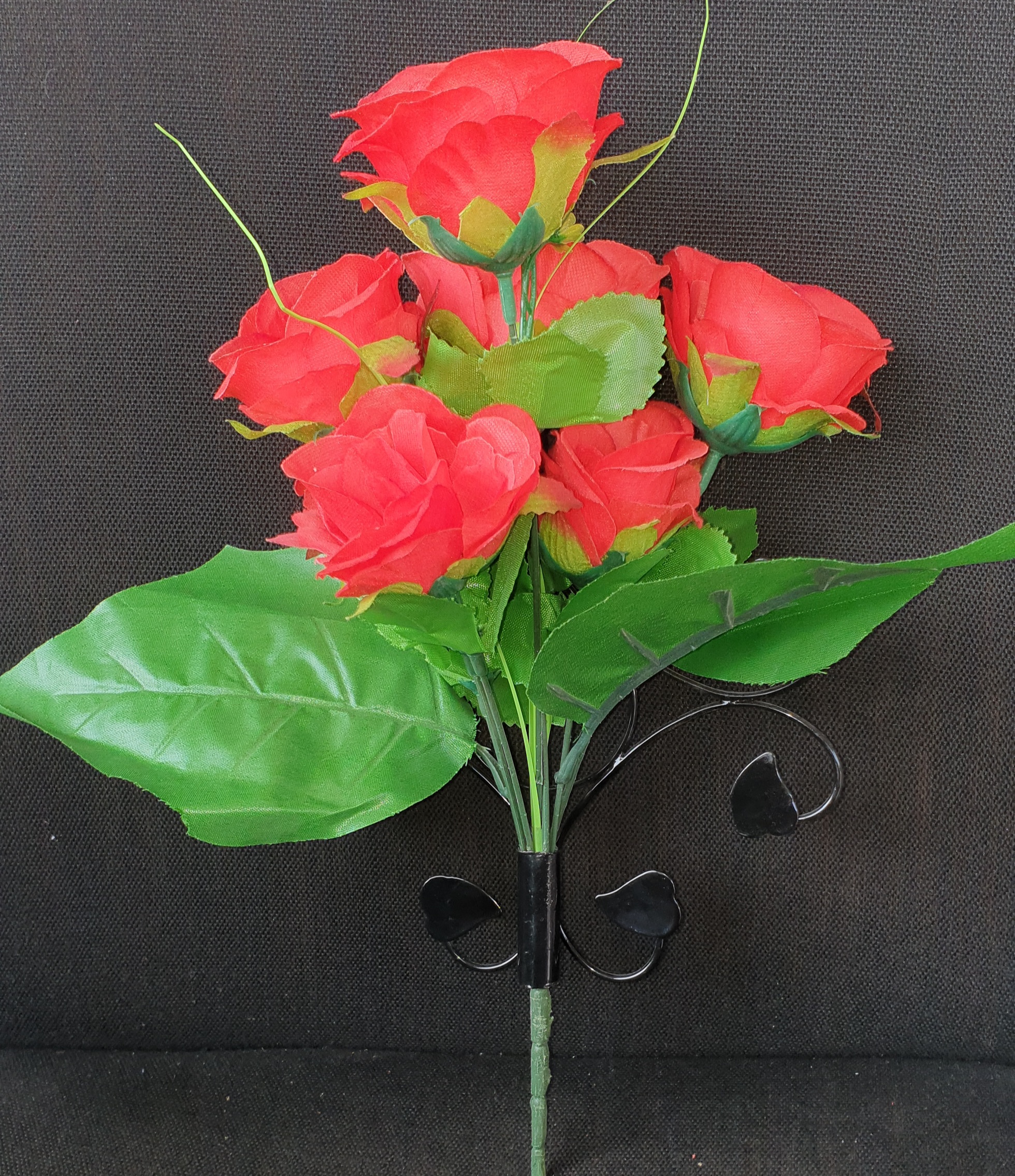 Red Flower with wall stand-https://i-media.vyaparify.com/vcards/products/91380/20241123_150530.jpg Image