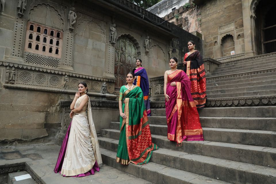 SAREE-https://i-media.vyaparify.com/vcards/products/9230/Maheshwari-Saree.jpg Image