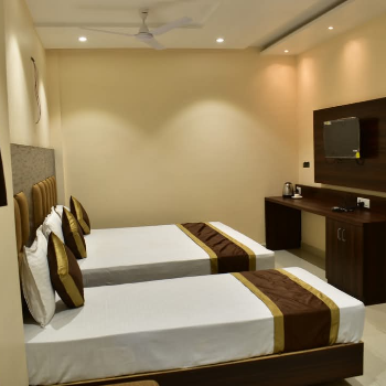 Triple Occupancy Room Near Gaya Railway Station | Hotel Kusum – Hotel Rooms Near Gaya Railway Station | Station Road, Gurudwara More, Gaya, Bihar