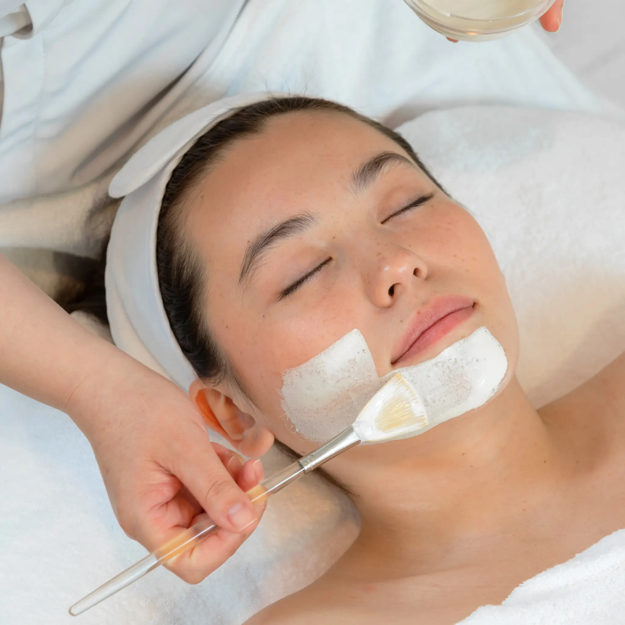 Facial Services | Kaya Glow Hair & Makeup Studio | 81 A Narendra Tiwari Marg Near Sawariya Sandwich, Sapna Sangeeta Indore.