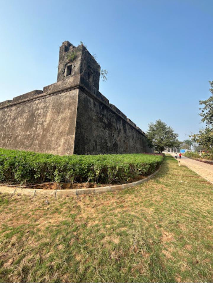 Tourist Taxi Packages in India — Daman Taxi Daman Taxi Front Of Bombay Market Near Danam Bus Stand, 396210