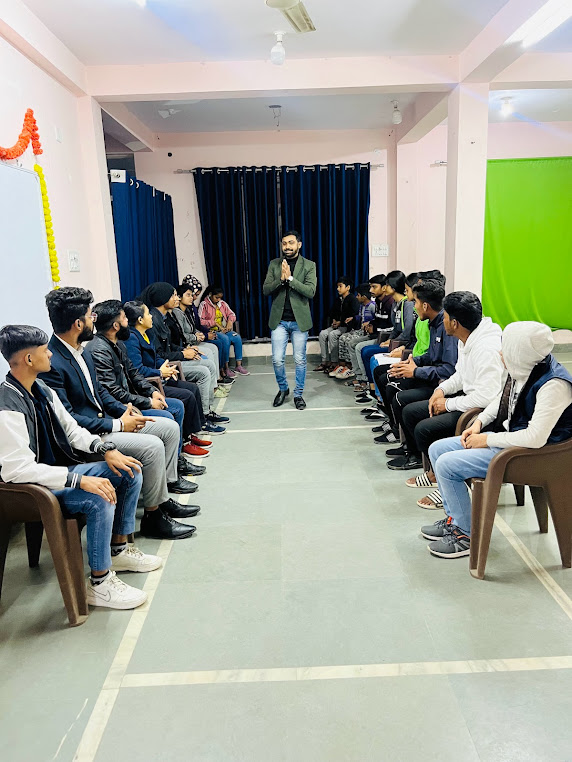 Public Speaking Skills Tarafdar English Academy House Number-33, Bhavani Town, Ayodhya Bypass Rd, Narela Shankari   , Chhatrapati Nagar, Durgesh Vihar, Ayodhya Nagar, Bhopal, Madhya Pradesh 462041, India