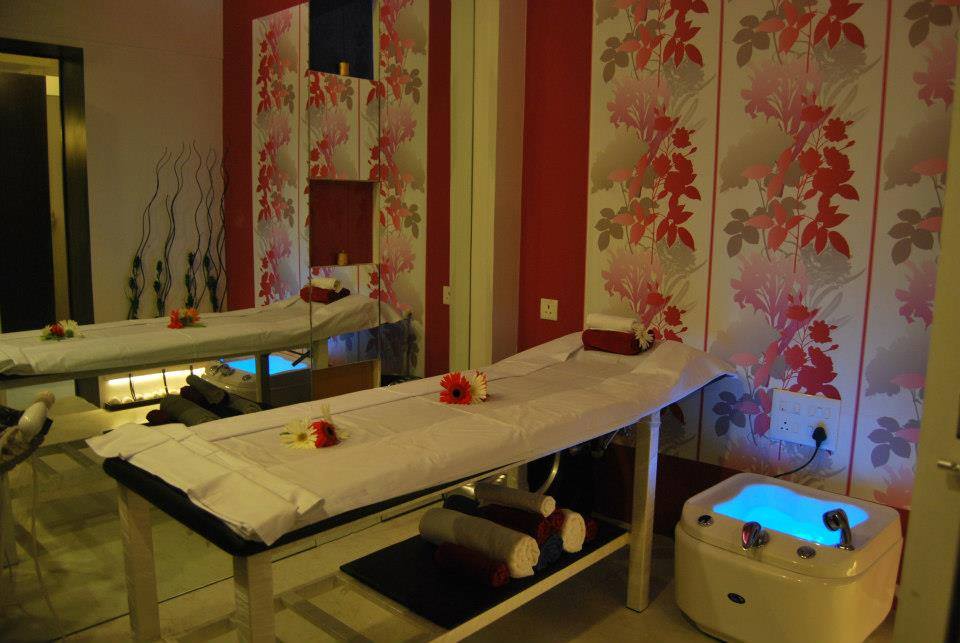 Foot Spa Delight | Paneri Beauty Hair & Makeup Studio | Old Sangavi,pune