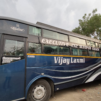 Bus on Rent in Indore – For Picnics, Weddings & Pilgrimage Tours | Shree Vijaylaxmi Travels | 6-A, Kalyan Vishranti Grah, Near Yashwant Plaza, Opposite Railway Station Indore