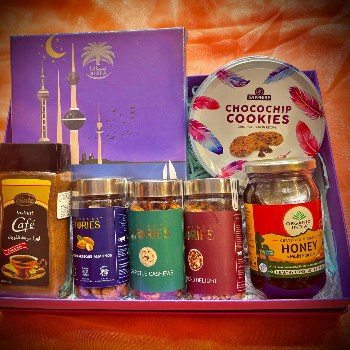 Hampers | Choconuts - Best Chocolate & Dry Fruits Shop | Shop No 1, Kumar Pavilion, East St, Next To PNG Showroom, Pune Cantonment, Pune, Maharashtra 411001, India