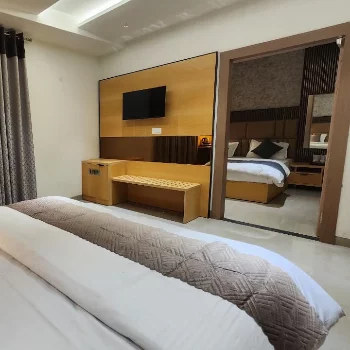 2 BEDROOM SUITE in Varanasi — SOMNATH PALACE SOMNATH PALACE D54/16-L Somnath Puram Colony,Jaddumandi, Aurangabad Rd, Kamlapati Tripathi Nagar Colony, Luxa, Varanasi, Uttar Pradesh 221010, India