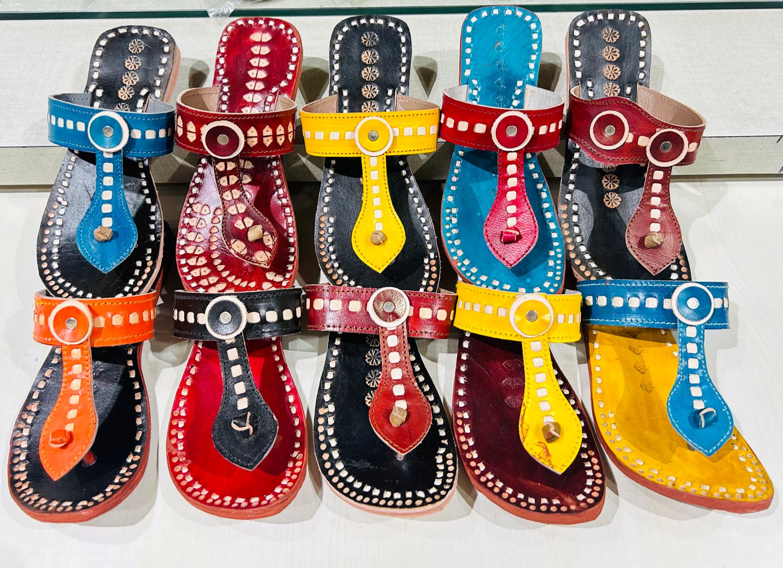 Kolhapuri Chappal Wholesaler  No. 144 A, Sindhi Colony Rd, Raja Park, Adarsh Nagar, Jaipur, Rajasthan 302004, India