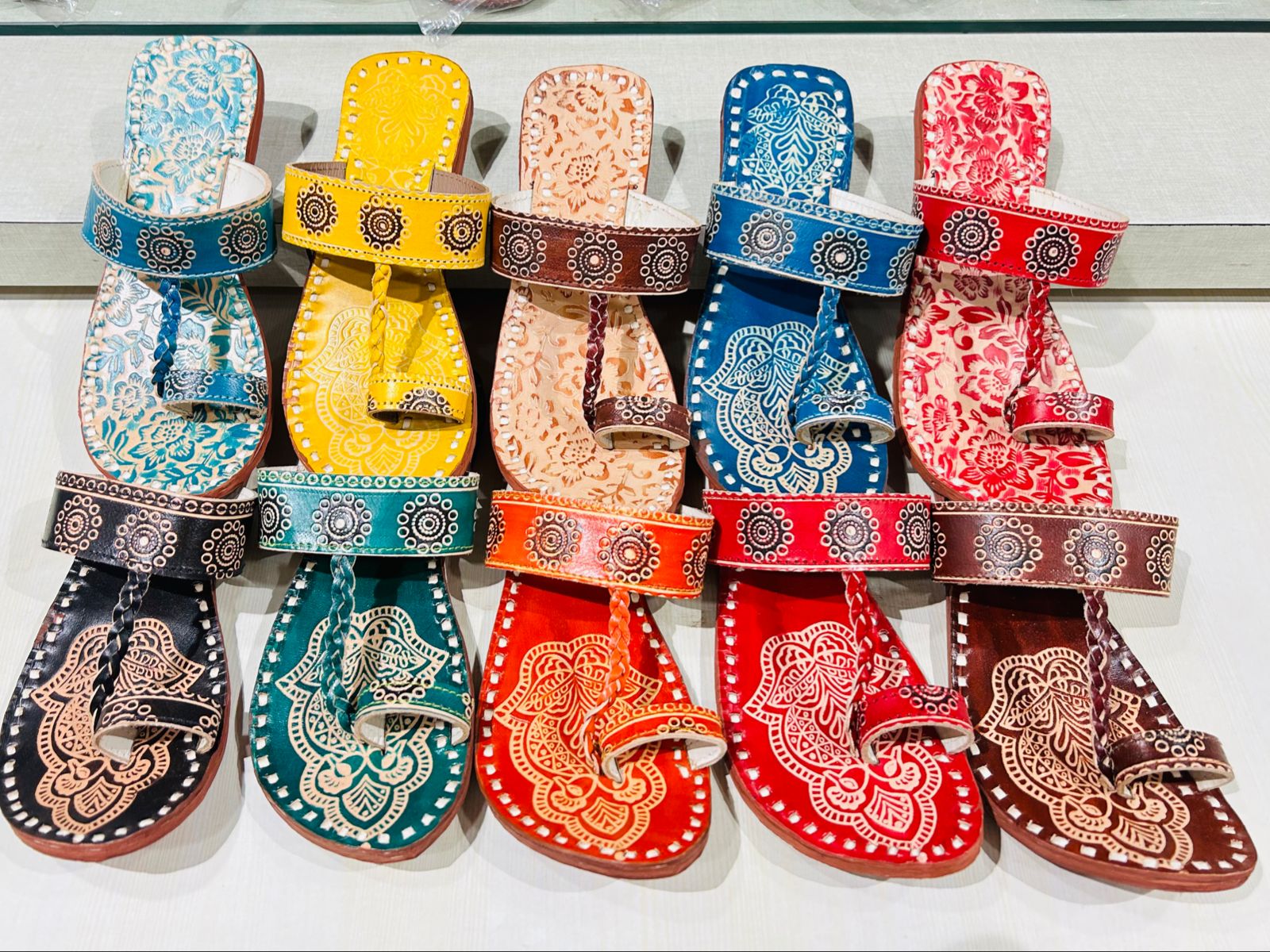 Kolhapuri Chappal Manufacturer  No. 144 A, Sindhi Colony Rd, Raja Park, Adarsh Nagar, Jaipur, Rajasthan 302004, India