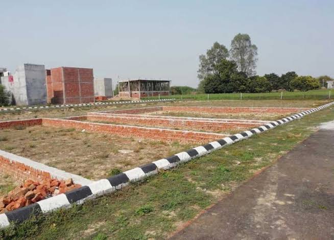 Plot | Babu Wadhwani | ManiK Bagh INDORE