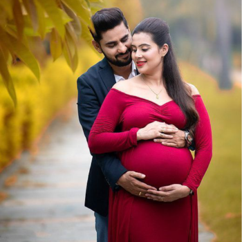 Baby Bump Shoot | Anand Studio | Anand Studio  110, Station Road, Ratlam, Madhya Pradesh, India