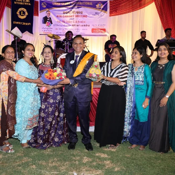 Experience staff with latest technology | Indian Institute | Ramway Plaza, Kharivav Rd, Dandia Bazar, Jambubet, Vadodara, Gujarat 390001