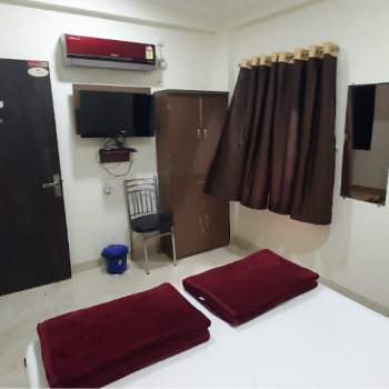 SUPER DELUXE ROOM AT HOTEL AASHRAY | Hotel Aashray | Hotel Aashray Residency In Ahilya Fort Vinobhabhave Marg Men Gate Maheshwar Madhya Pradesh 451224