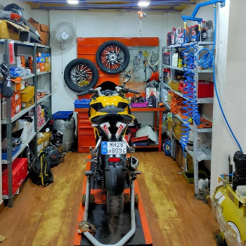Well Equipped Workshop | Moto Wheel Services | Shop No 1., Near Hotel Nation 52, Shreeman Society, Cummins College Road, Pune 411052