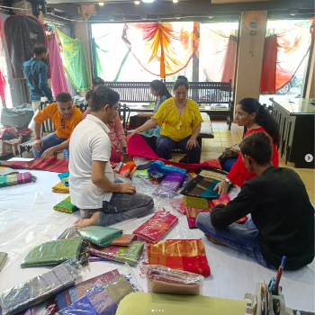 Co-operative Sales Person | M/S.HANSHA HANDLOOM | Kalidas Marg, Kila Road, Maheshwar, Madhya Pradesh 451224, India