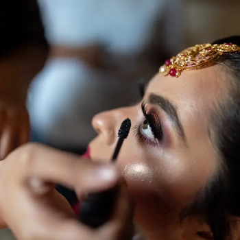 Makeup Services Sandy's Unisex Salon Shop No. 1, Lain No.1 Shahu Colony Near Comminse College, Karve Nagar, Pune - 411052