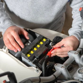 Battery Replacement Aapno Garage Opp. Vaman Fashion, Near Amardeep Colony, Madhuban Colony, Rahatani, Pune, Pimpri-Chinchwad, Maharashtra 411017