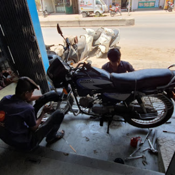 Electrical System Repair Aapno Garage Opp. Vaman Fashion, Near Amardeep Colony, Madhuban Colony, Rahatani, Pune, Pimpri-Chinchwad, Maharashtra 411017