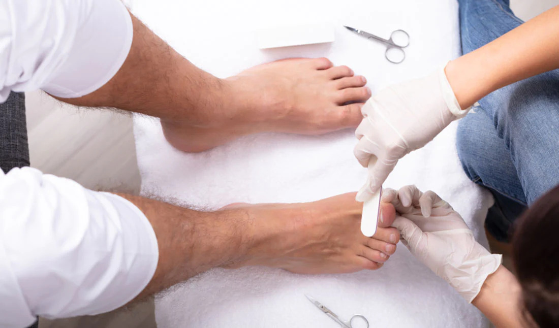 Gents Manicure &amp; Pedicure | 𝐎𝐜𝐞𝐚𝐧 𝐓𝐡𝐚𝐢 𝐒𝐩𝐚 & Salon | Mardana Bicholi Hapsy Near Petrol Pump Bypass Indore, Madhya Pradesh 452010, India