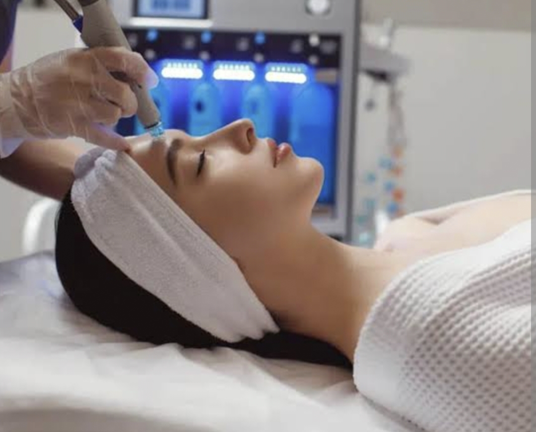 Hydrafacial | BRACES And Faces | 38 Brajeshwari Annex Near Ados Pados Apartment Bangali Squre Indore
