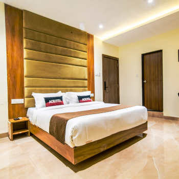 Hotel YashRaj Royal Heights | Premium room available at 799/- Rs. only